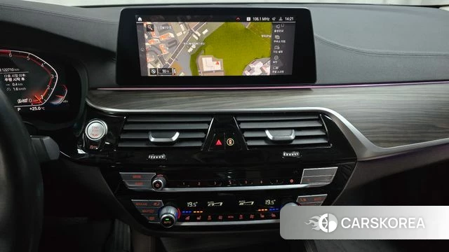 BMW 5 Series (G30) 2020 Черный из Кореи, фото 3