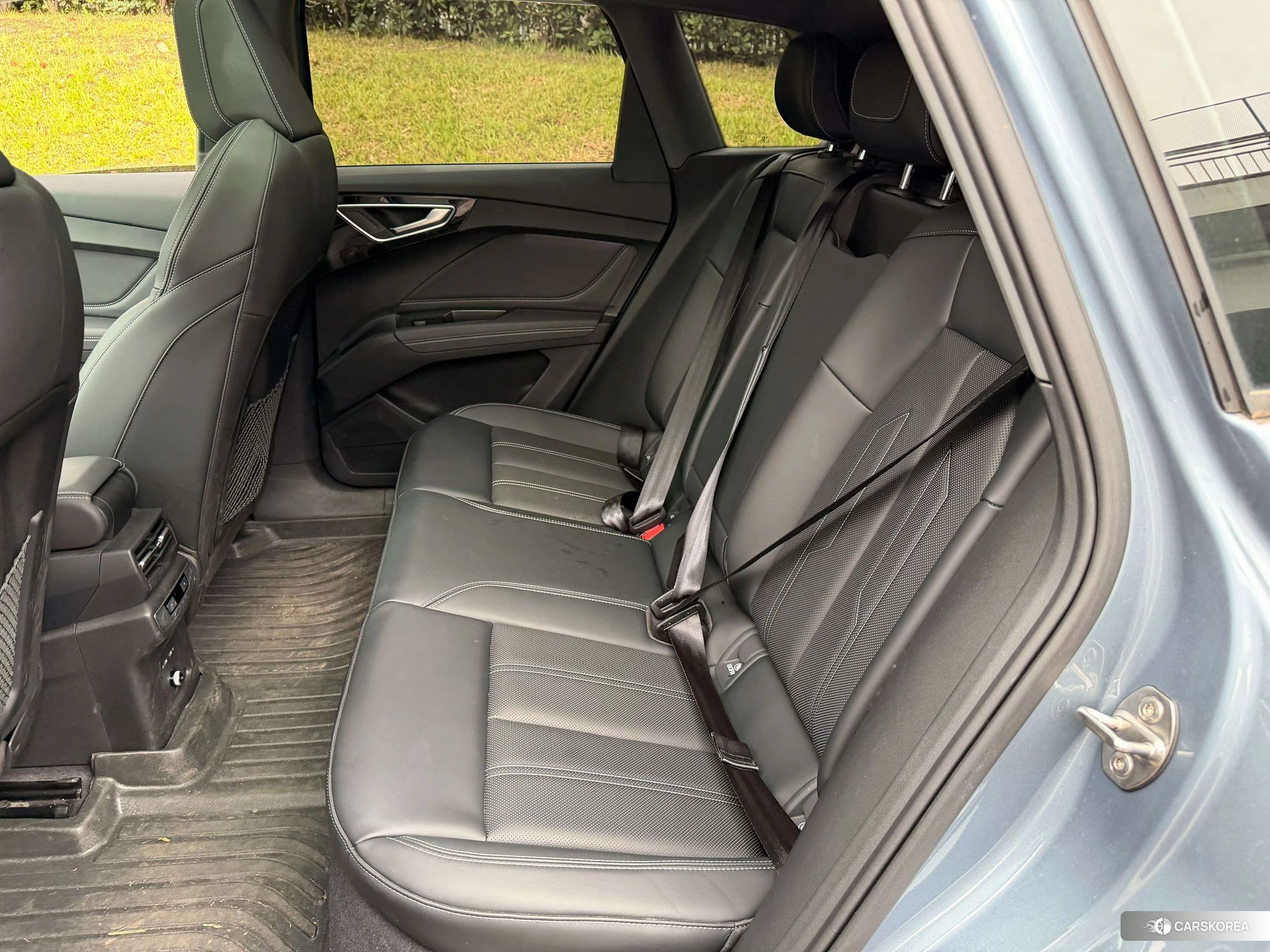 Audi Q4 2023 Синий из Китая, фото 3