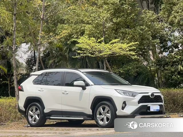 Toyota RAV4 2021 Белый из Китая, фото 3