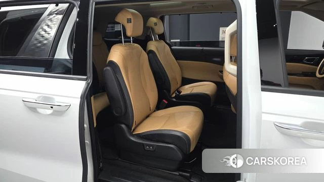 Kia Carnival 4th generation 2023 Белый из Кореи, фото 3