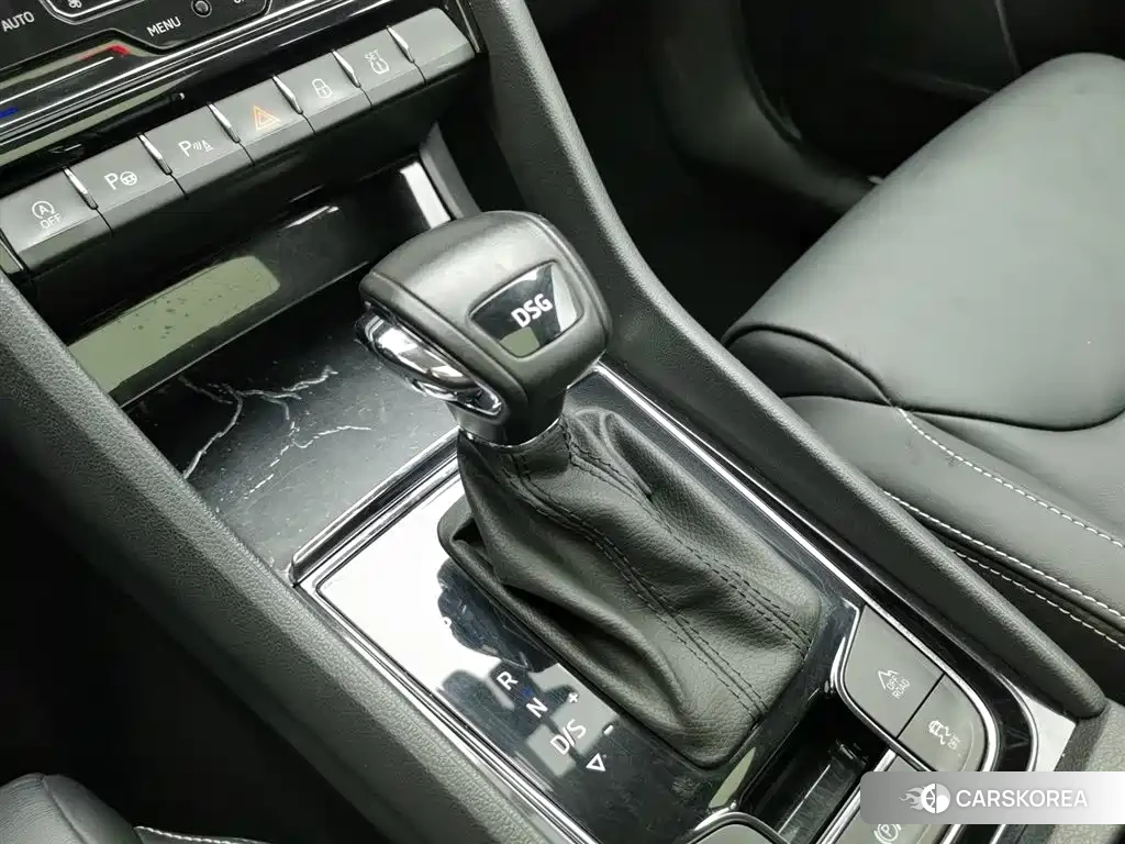 Skoda Kodiaq 2022 Champagne/brown из Китая, фото 3