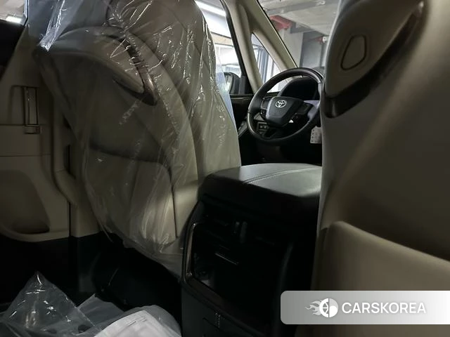 Toyota Alphard 2025 Черный из Китая, фото 3
