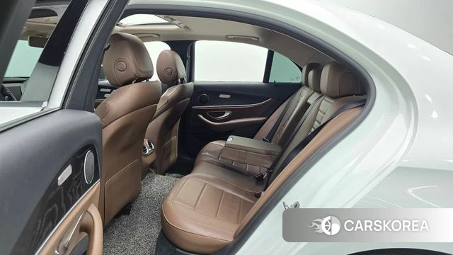Mercedes-Benz E-Class W213 2018 Белый из Кореи, фото 3