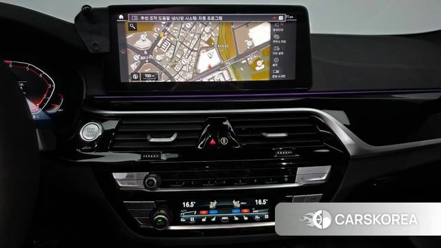 BMW 5 Series (G30) 2023 Белый из Кореи, фото 3