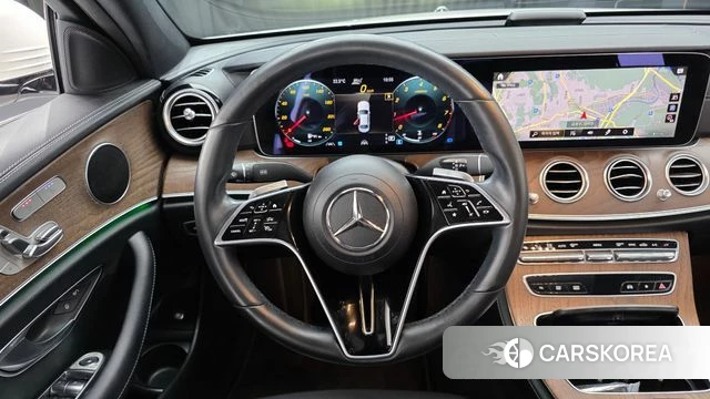 Mercedes-Benz E-Class W213 2022 Белый из Кореи, фото 3