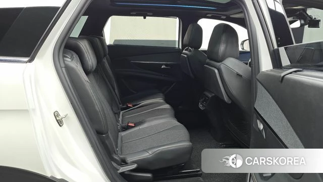 Peugeot 5008 second generation 2021 Белый из Кореи, фото 3