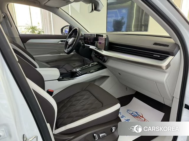 Volkswagen Tavendor 2025 Белый из Китая, фото 3