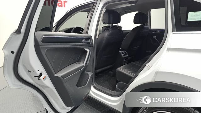 Volkswagen Tiguan second Generation 2021 Белый из Кореи, фото 3