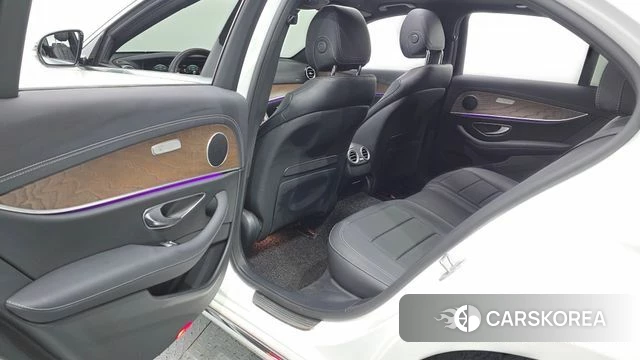 Mercedes-Benz E-Class W213 2023 Белый из Кореи, фото 3