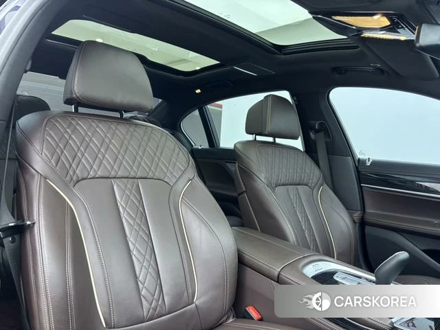 BMW 7 series 2021 Черный из Китая, фото 3