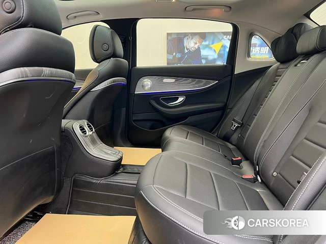 Mercedes-Benz E-Class 2022 Черный из Китая, фото 3