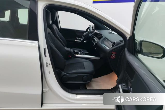 Mercedes-Benz B-class 2023 Белый из Китая, фото 3
