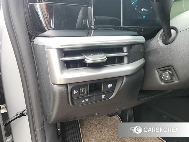 Hyundai Grandeur (GN7) 2025 Серебристо-серый из Кореи, фото 3
