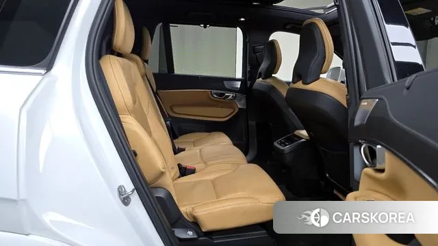Volvo XC90 second Generation 2023 Белый из Кореи, фото 3