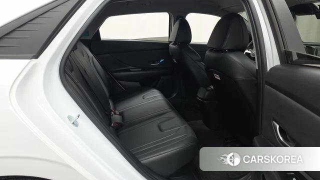 Hyundai Avante Hybrid (CN7) 2022 Белый из Кореи, фото 3