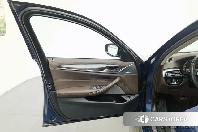 BMW 5 series 2021 Синий из Китая, фото 3