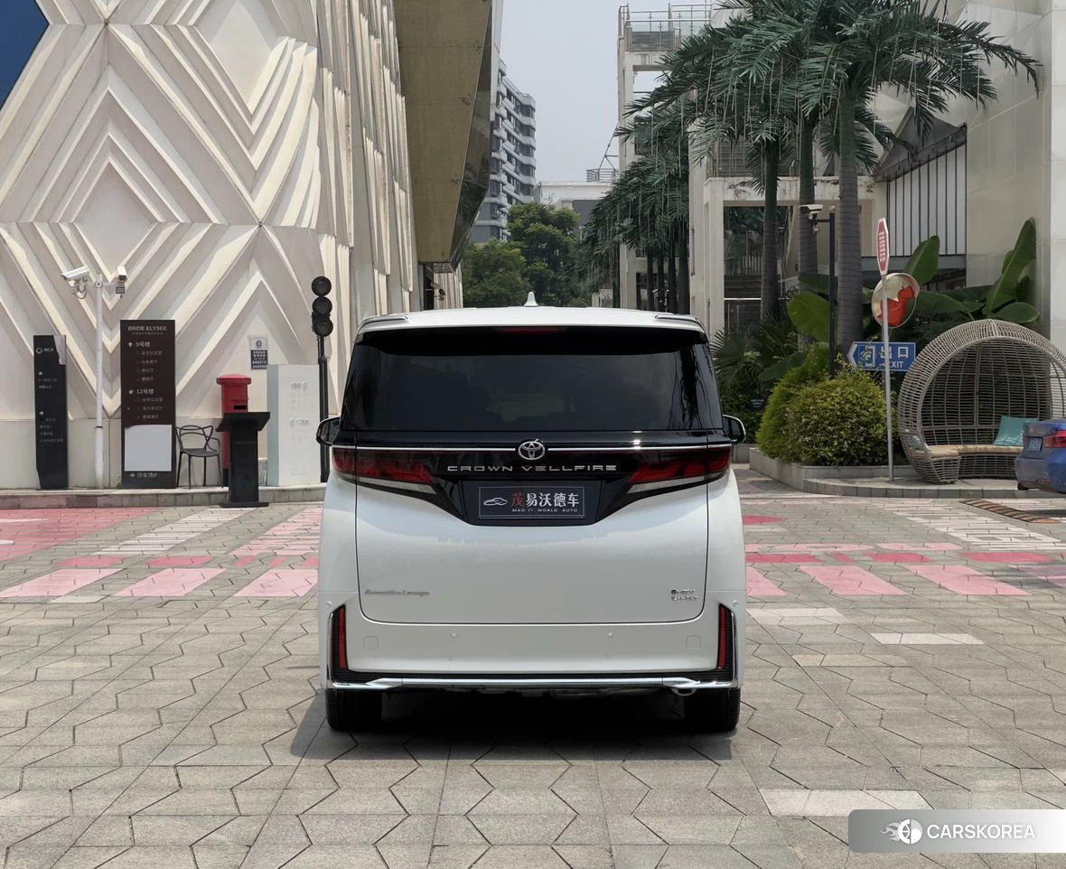 Toyota Vellfire 2023 Белый из Китая, фото 3