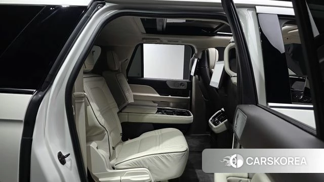 Lincoln Navigator 4th generation 2021 Белый из Кореи, фото 3