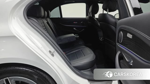 Mercedes-Benz E-Class W213 2022 Белый из Кореи, фото 3