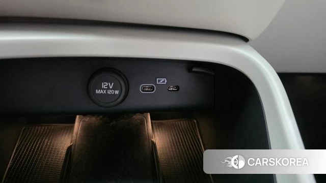 Volvo XC40 2022 Белый из Кореи, фото 3