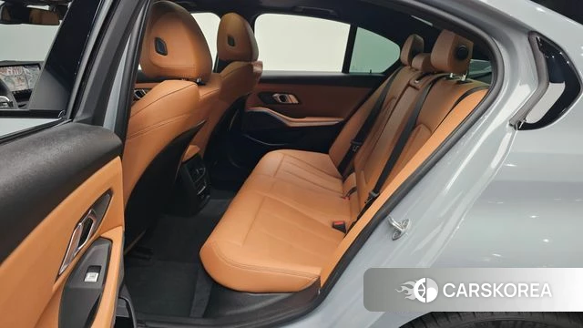 BMW 3 Series (G20) 2024 Небесно-голубой из Кореи, фото 3