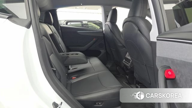 Tesla Model Y 2025 Белый из Кореи, фото 3