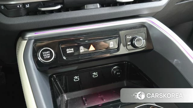 Audi Q5 (80A) 2025 Белый из Кореи, фото 3