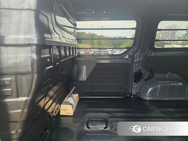Hyundai Staria 2025 Серебристо-серый из Кореи, фото 3