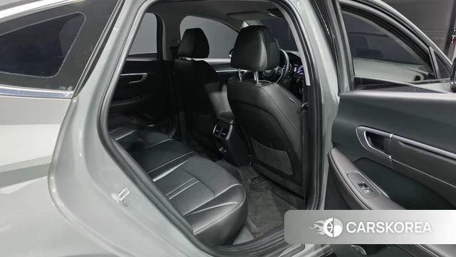 Hyundai Sonata (DN8) 2022 Серебристо-серый из Кореи, фото 3