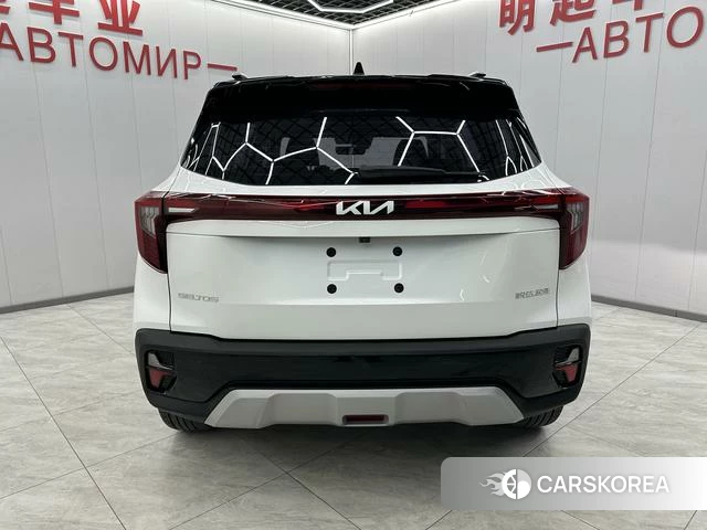 Kia Seltos 2023 Белый из Китая, фото 3