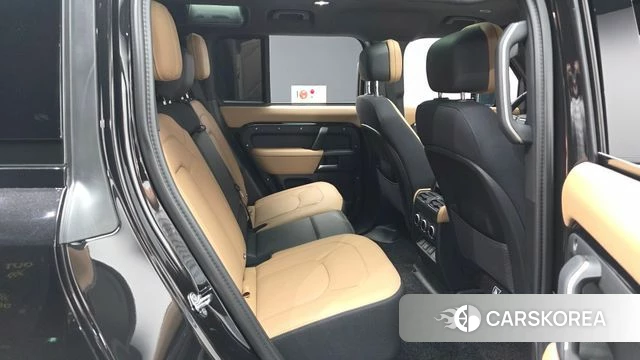 Land Rover Defender (L663) 2026 Черный из Кореи, фото 3