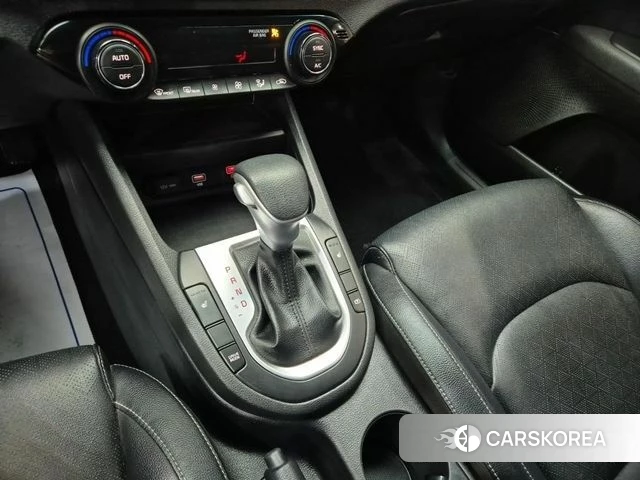 Kia The New K3 2nd generation 2022 Белый из Кореи, фото 3