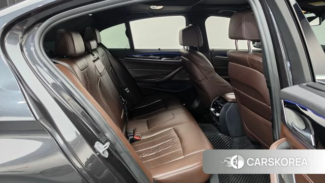BMW 5 Series (G30) 2018 Серый из Кореи, фото 3