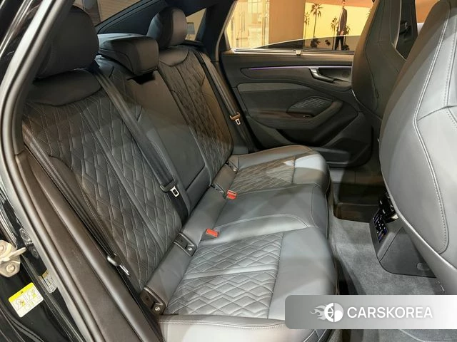 Audi A6 (C9) 2026 Черный из Кореи, фото 3
