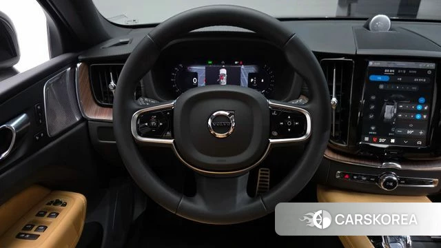 Volvo XC60 second Generation 2024 Черный из Кореи, фото 3