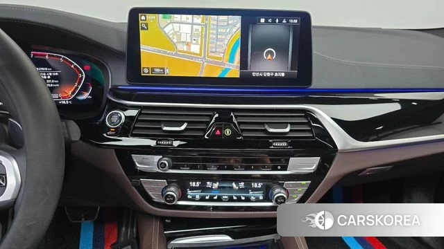 BMW 5 Series (G30) 2022 Черный из Кореи, фото 3