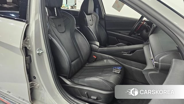 Hyundai Avante (CN7) 2022 Серебристо-серый из Кореи, фото 3