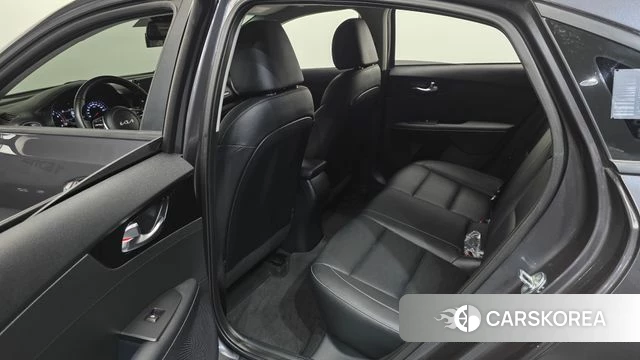 Kia The New K3 2nd generation 2023 Серый из Кореи, фото 3