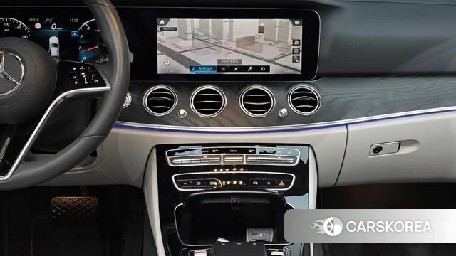 Mercedes-Benz E-Class W213 2023 Белый из Кореи, фото 3