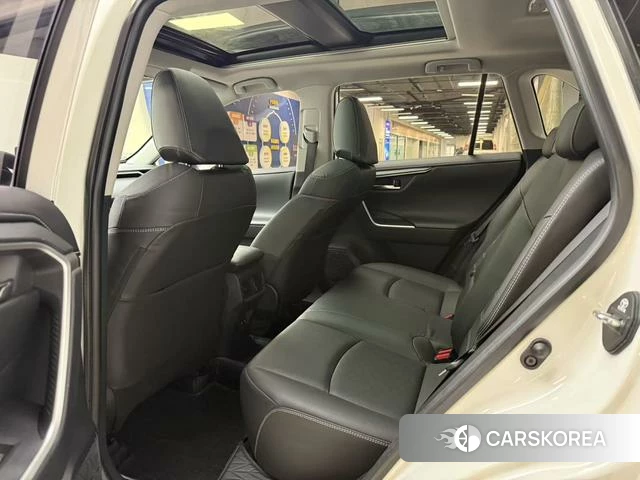 Toyota RAV4 2021 Белый из Китая, фото 3