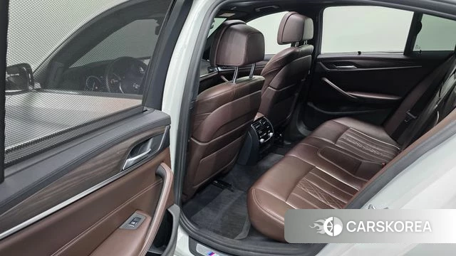 BMW 5 Series (G30) 2018 Белый из Кореи, фото 3