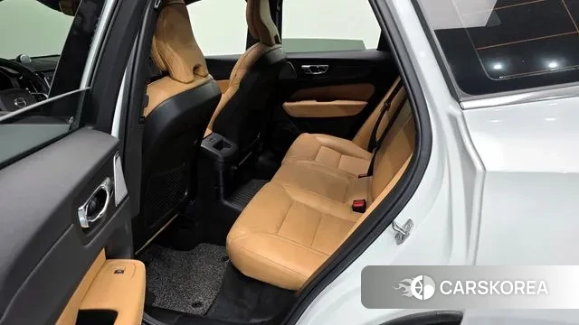 Volvo XC60 second Generation 2019 Белый из Кореи, фото 3