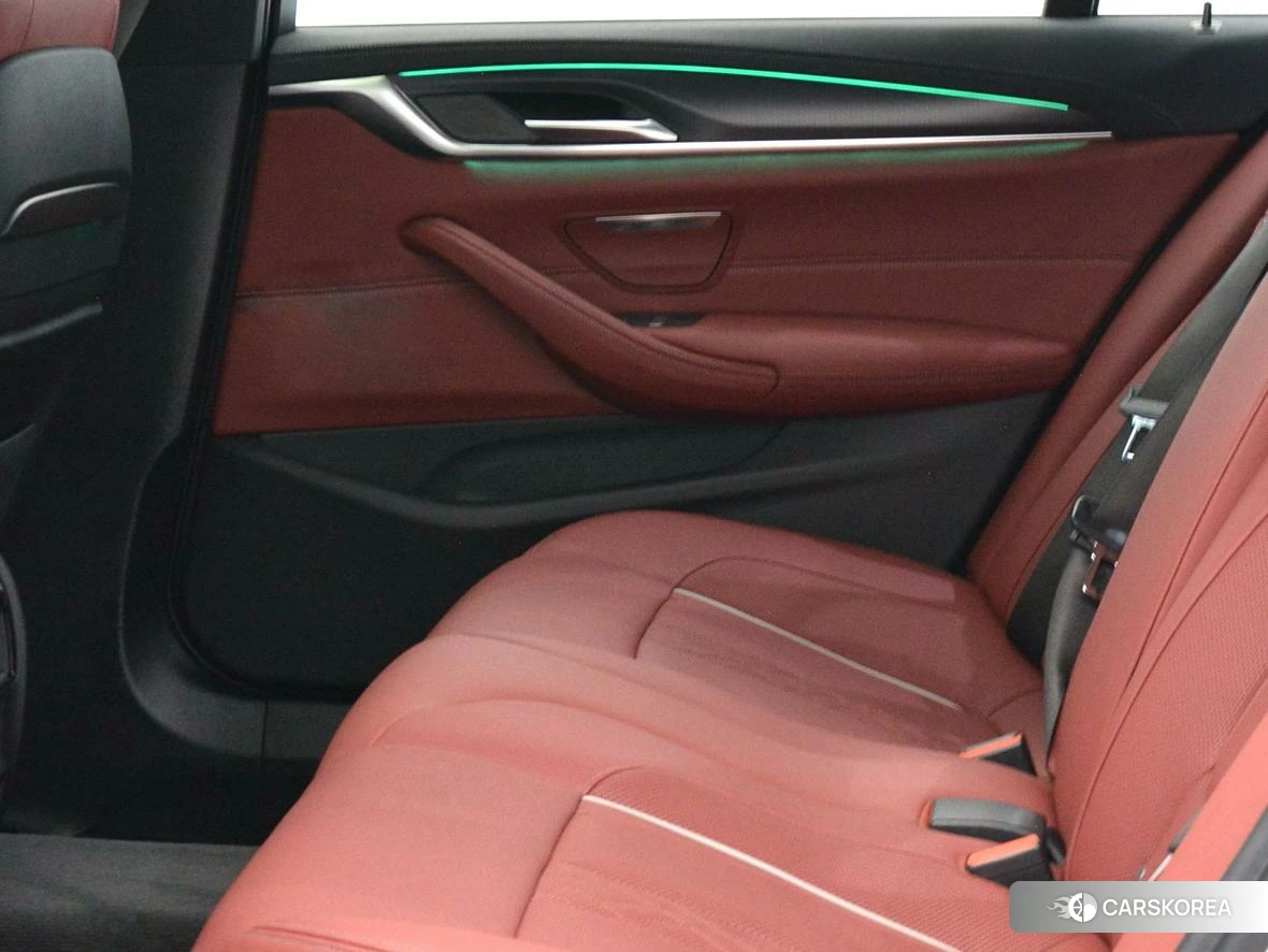 BMW 5 series 2021 Белый из Китая, фото 3