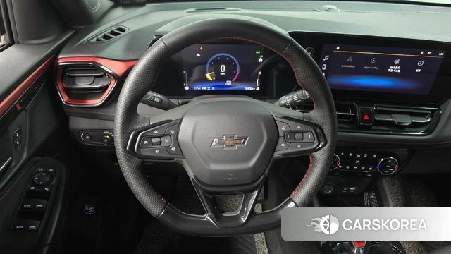 Chevrolet (GM Daewoo) The New Trail Blazer 2024 Серебристо-серый из Кореи, фото 3