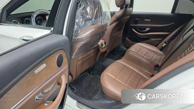 Mercedes-Benz E-Class W213 2022 Белый из Кореи, фото 3