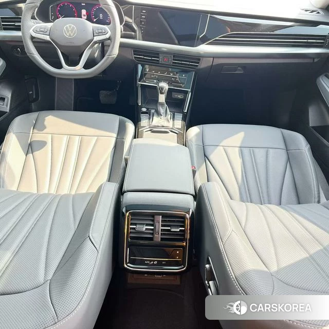 Volkswagen Passat 2025 Черный из Китая, фото 3