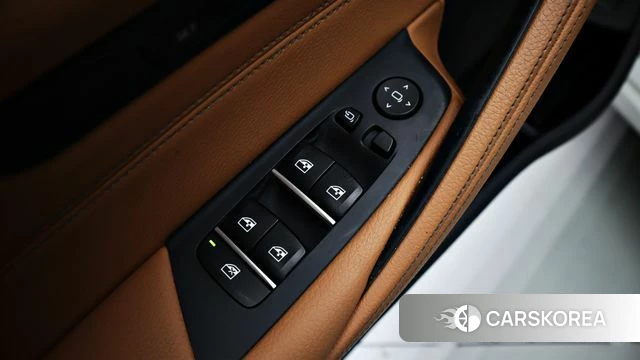 BMW 5 Series (G30) 2018 Белый из Кореи, фото 3