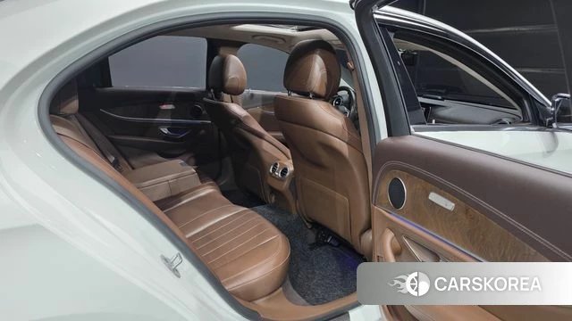 Mercedes-Benz E-Class W213 2019 Белый из Кореи, фото 3