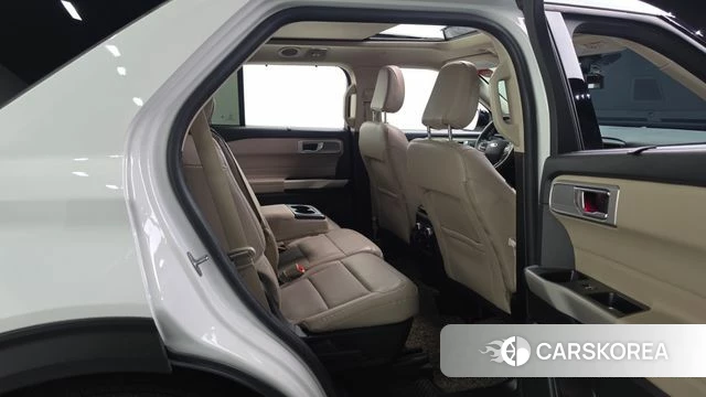 Ford Explorer 6th Generation 2021 Белый из Кореи, фото 3