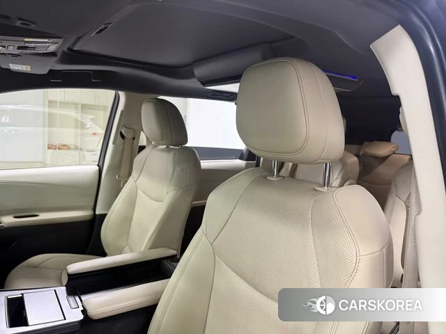 Toyota Sienna 2022 Белый из Китая, фото 3